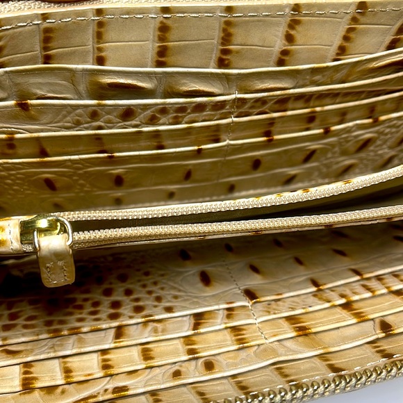 Brahmin Alligator Skinned Wallet - Picture 6 of 8